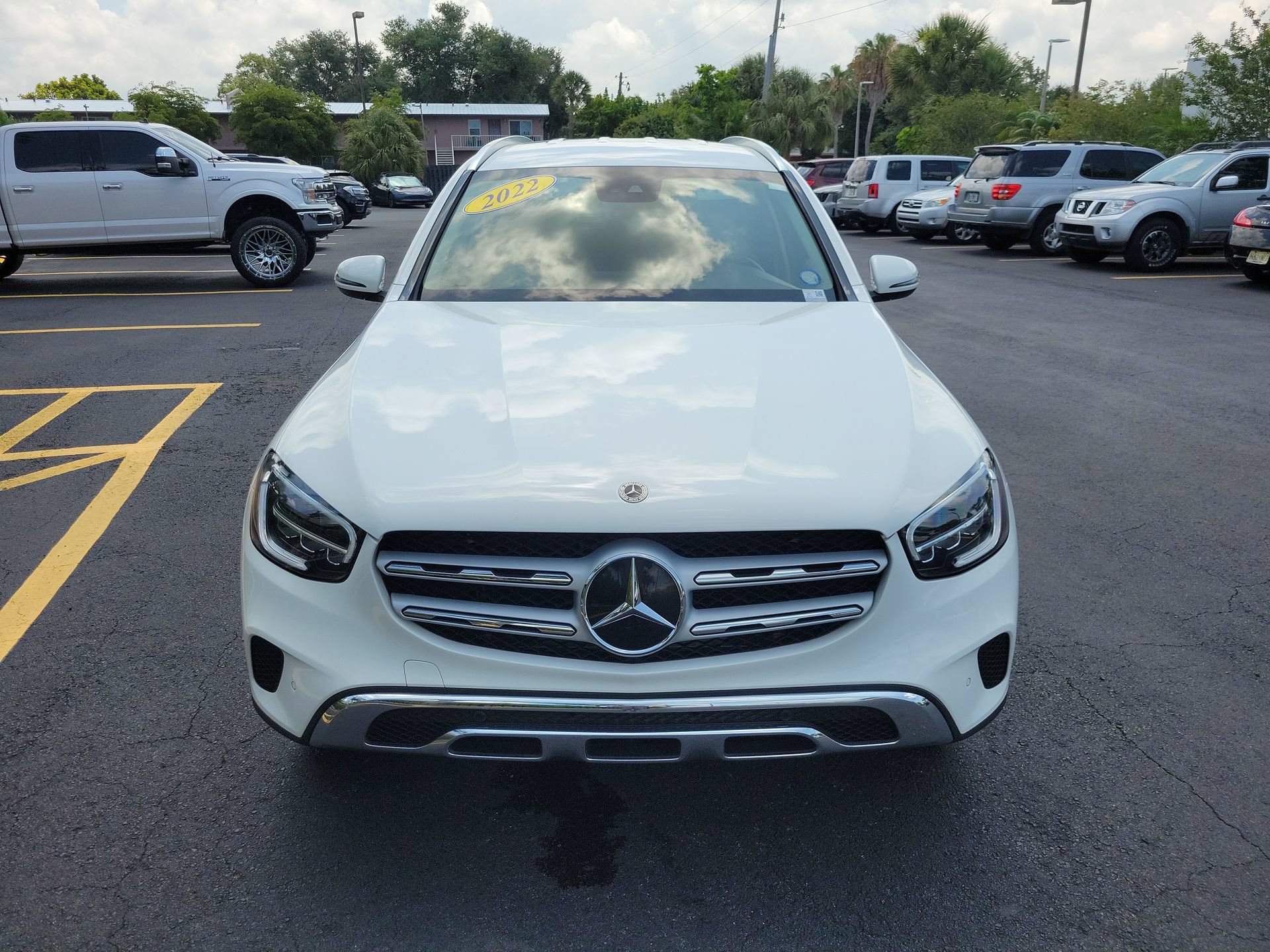 Used 2022 Mercedes-Benz GLC 300 w/ Premium Package Lite image 2