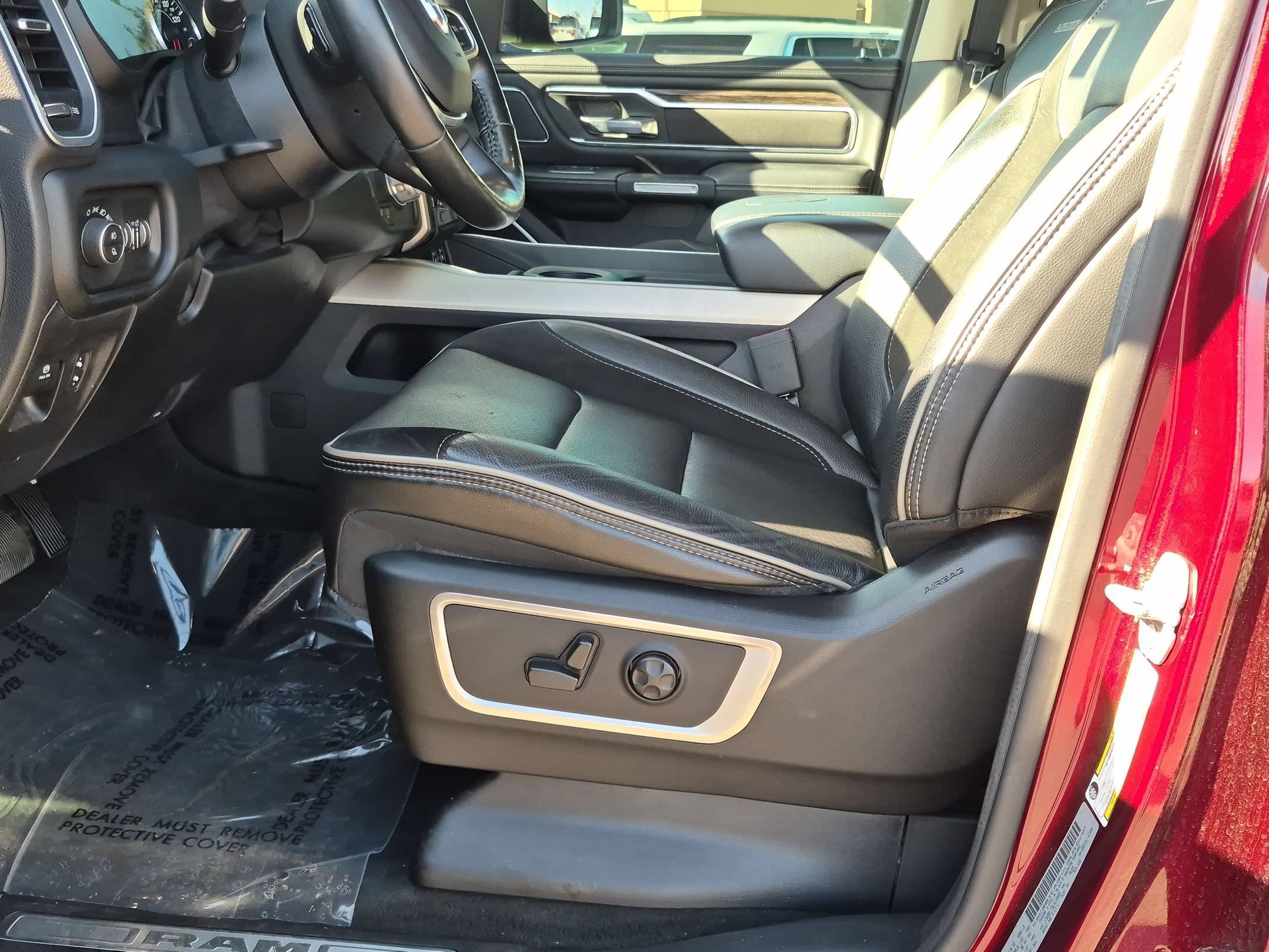 Used 2020 RAM 1500 Laramie RWD image 21