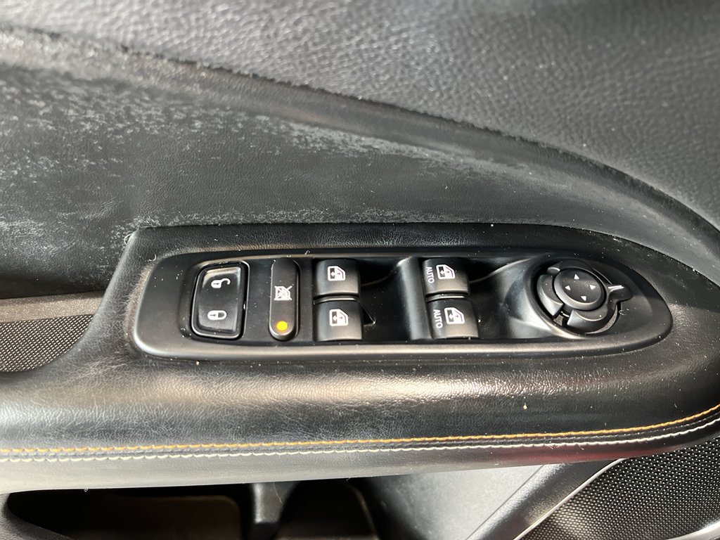 Used 2018 Jeep Compass Latitude w/ Popular Equipment Group FWD image 29