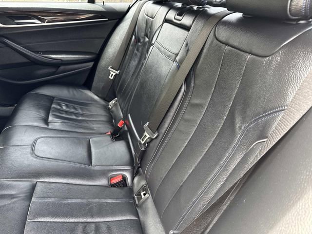 Used 2018 BMW 530e xDrive w/ M Sport Package 2 AWD/4WD image 13