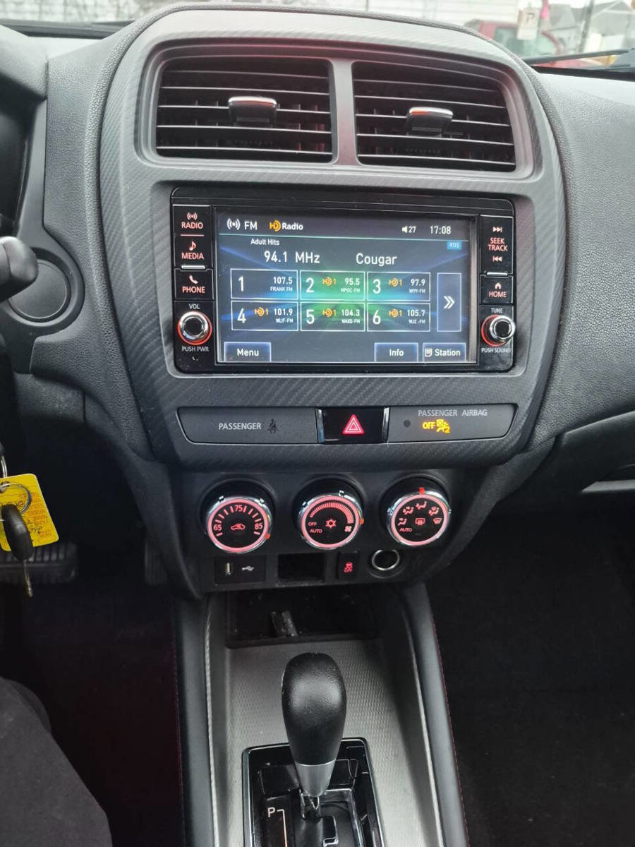 Used 2018 Mitsubishi Outlander Sport ES FWD image 13