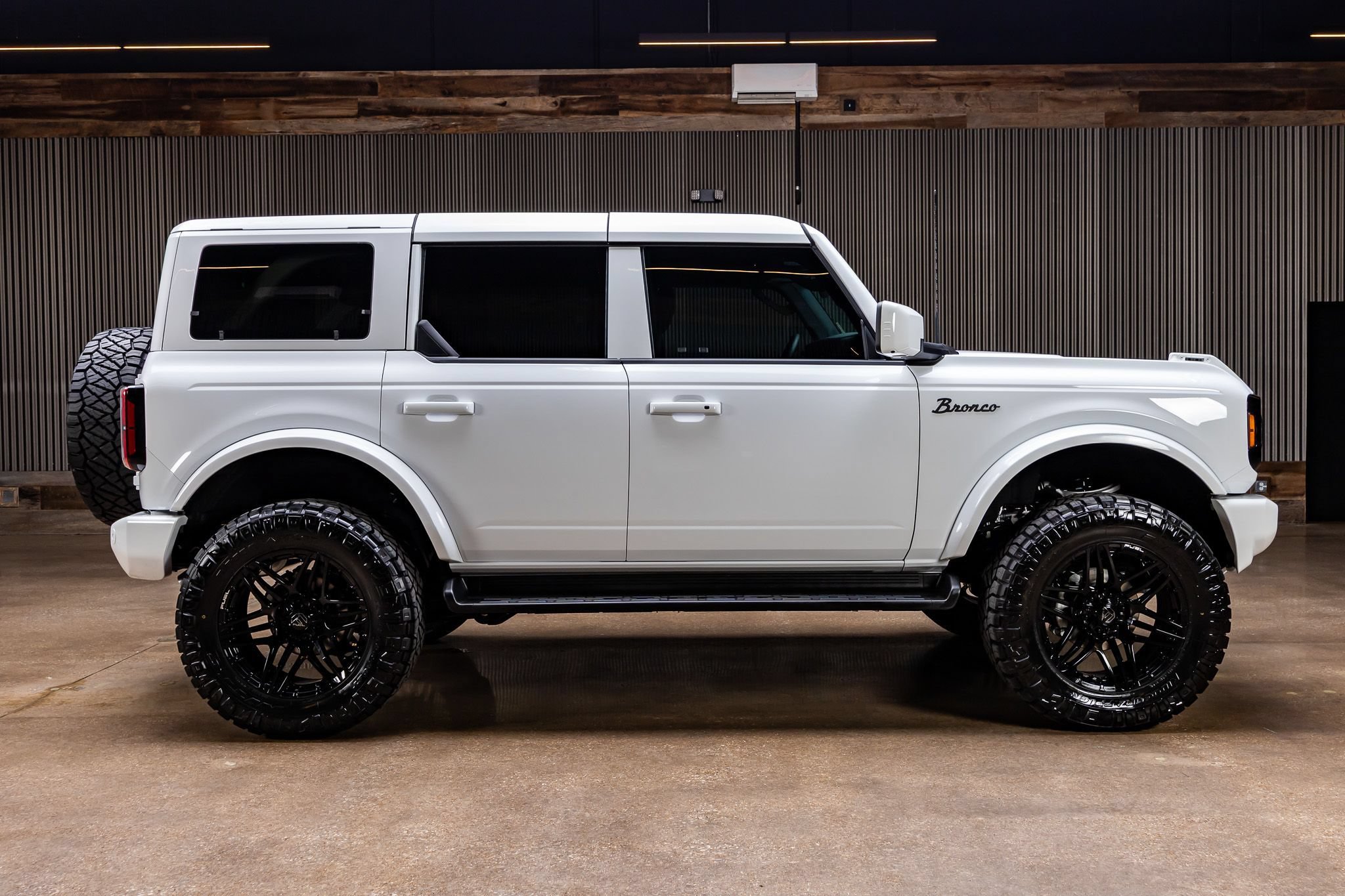 Used 2026 Ford Bronco Outer Banks AWD/4WD image 9