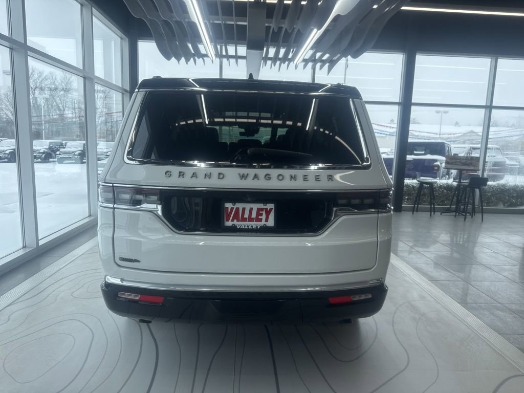 New 2025 Jeep Grand Wagoneer Series III w/ HD Trailer Tow Package image 12