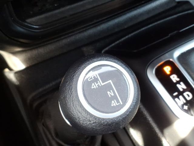 Used 2021 Jeep Wrangler Sport image 24