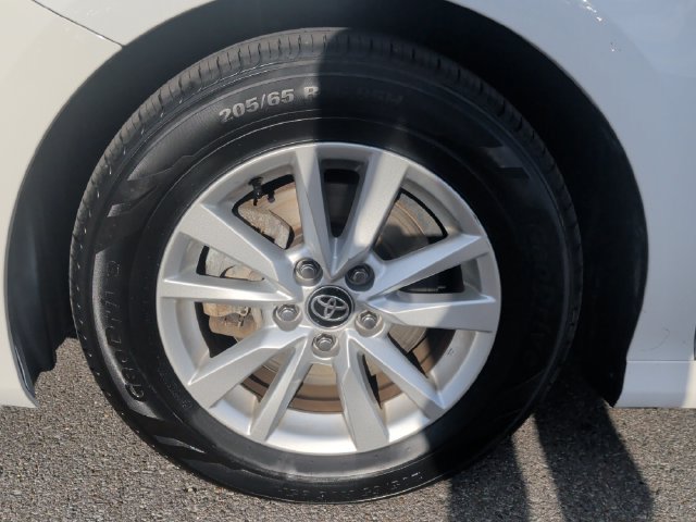 Certified 2025 Toyota Camry LE FWD image 9