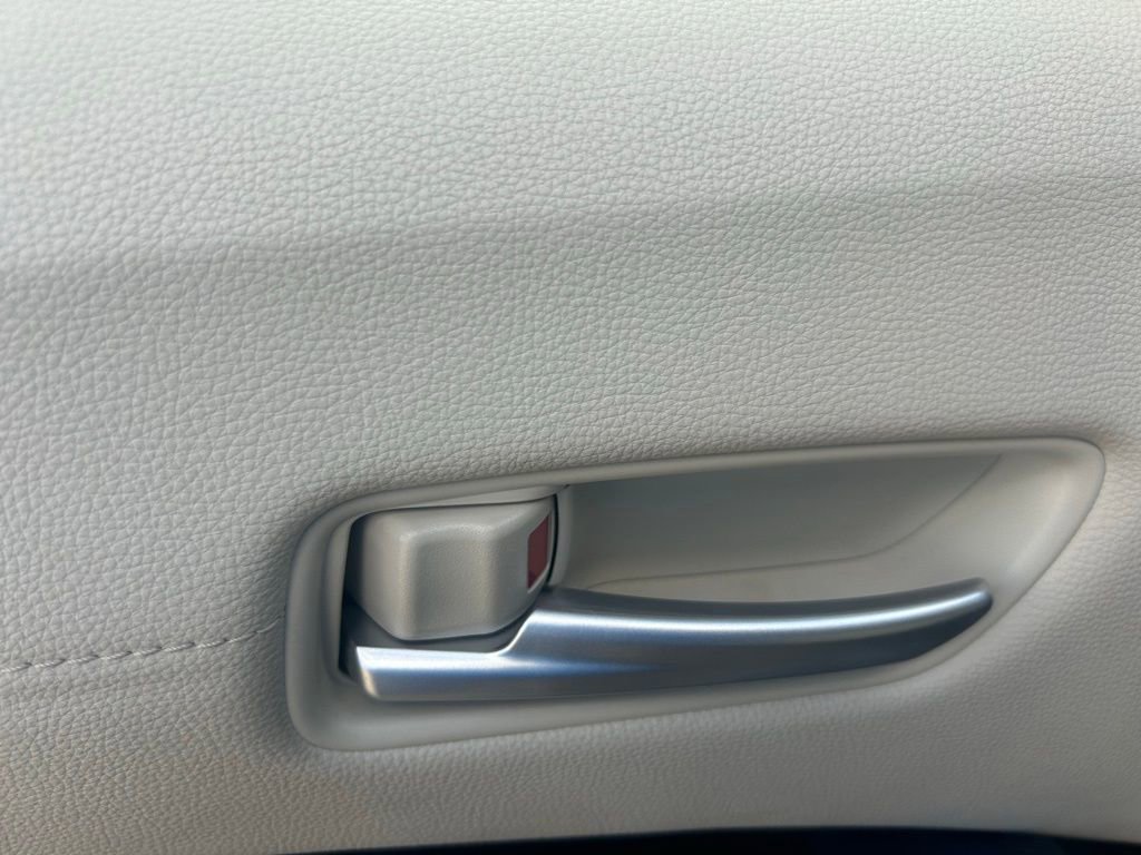 Used 2022 Toyota Corolla Cross XLE w/ Convenience Package AWD/4WD image 51