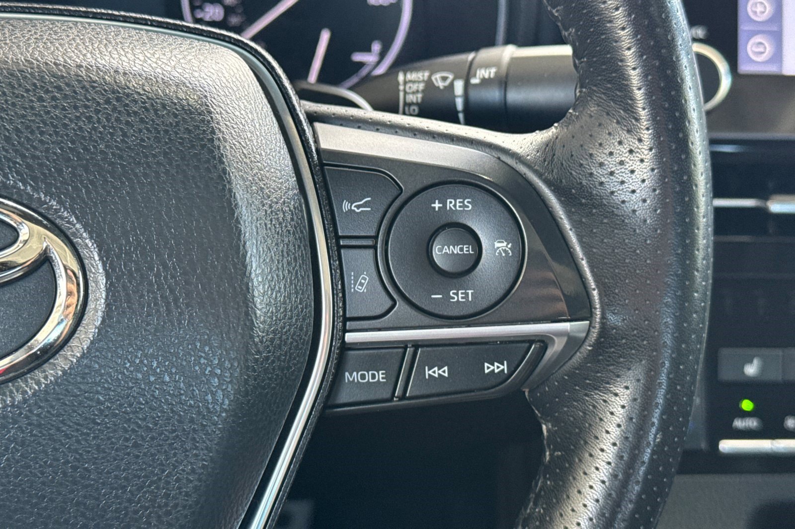 Used 2020 Toyota Avalon XSE w/ All Weather Liner Package FWD image 31