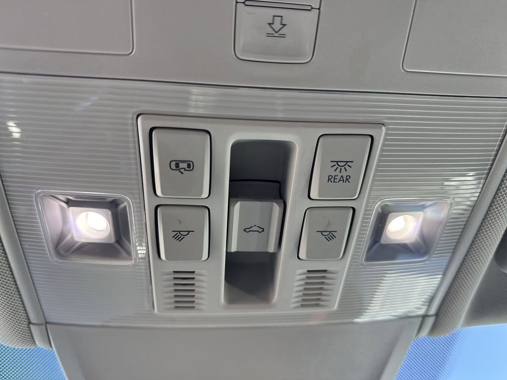 Certified 2023 Volkswagen Tiguan SE image 12