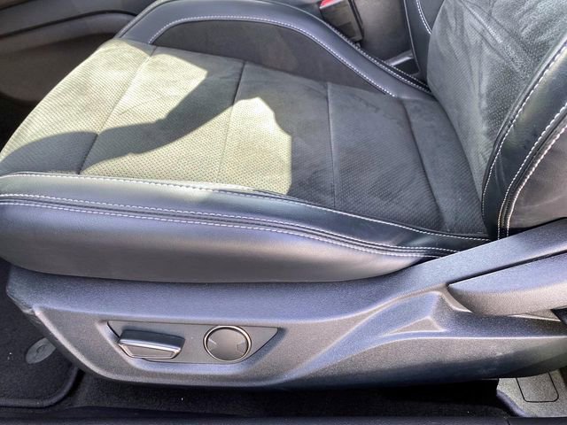 Used 2016 Ford Mustang Shelby GT350 w/ Technology Package image 25