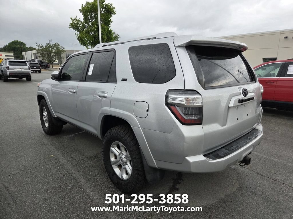 Used 2017 Toyota 4Runner SR5 AWD/4WD image 8