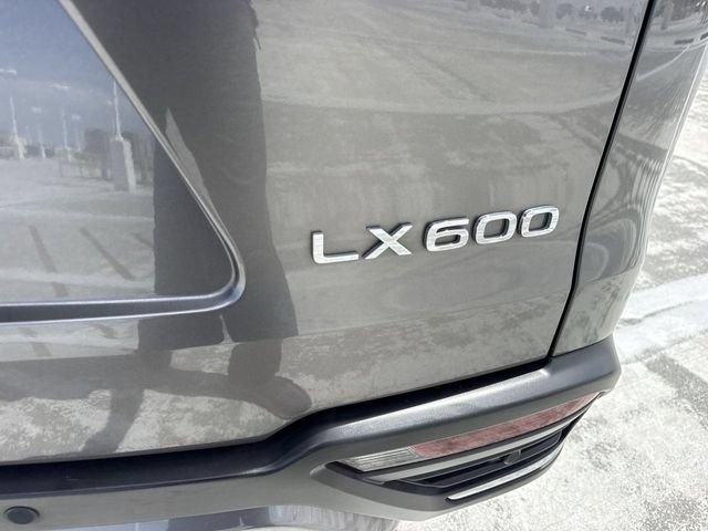 Used 2024 Lexus LX 600 4WD w/ Luxury Package image 26