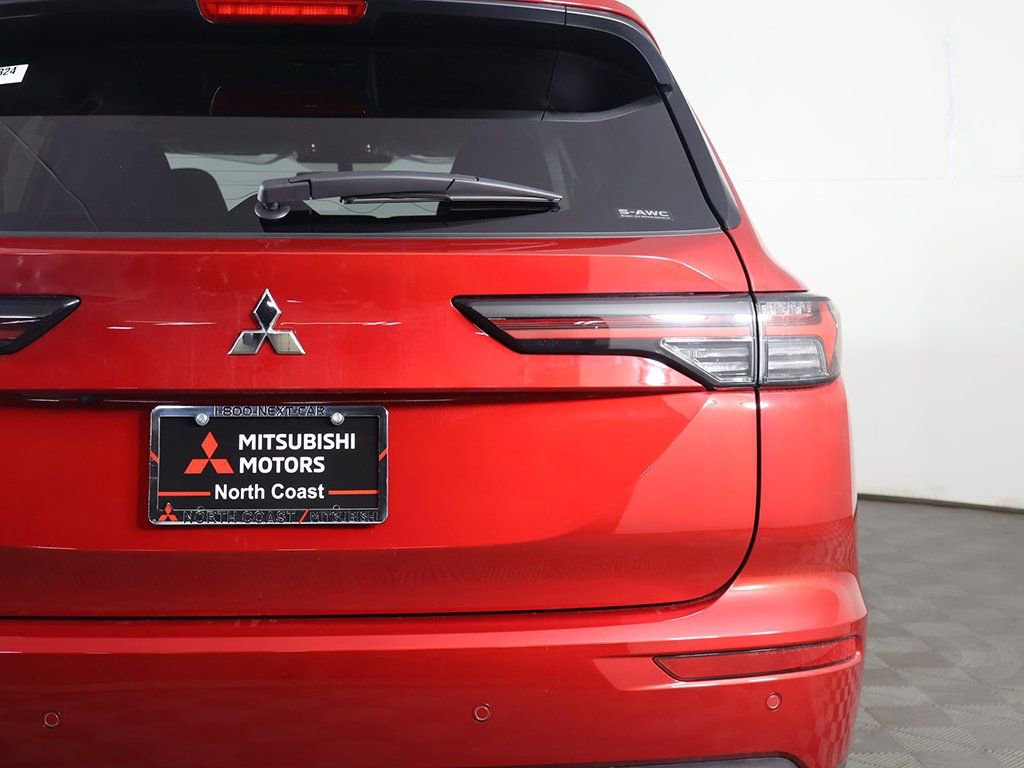 New 2026 Mitsubishi Outlander ES AWD/4WD image 17