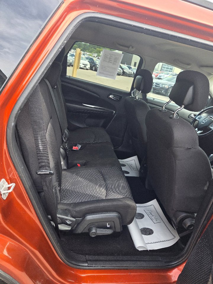 Used 2014 Dodge Journey SXT image 13