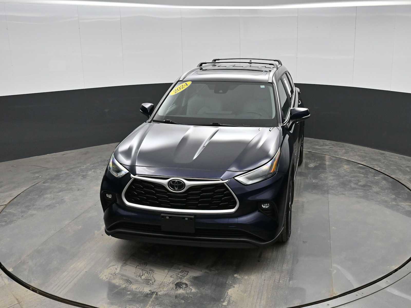 Used 2024 Toyota Highlander XLE image 23