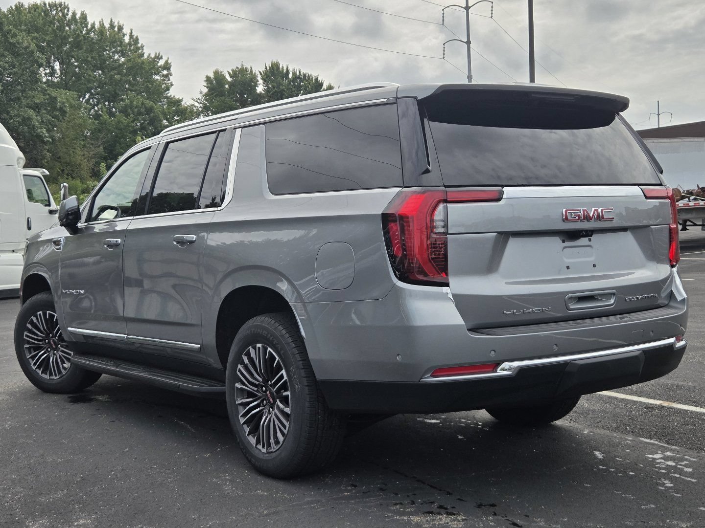 New 2026 GMC Yukon XL Elevation w/ Elevation Premium Package AWD/4WD image 18