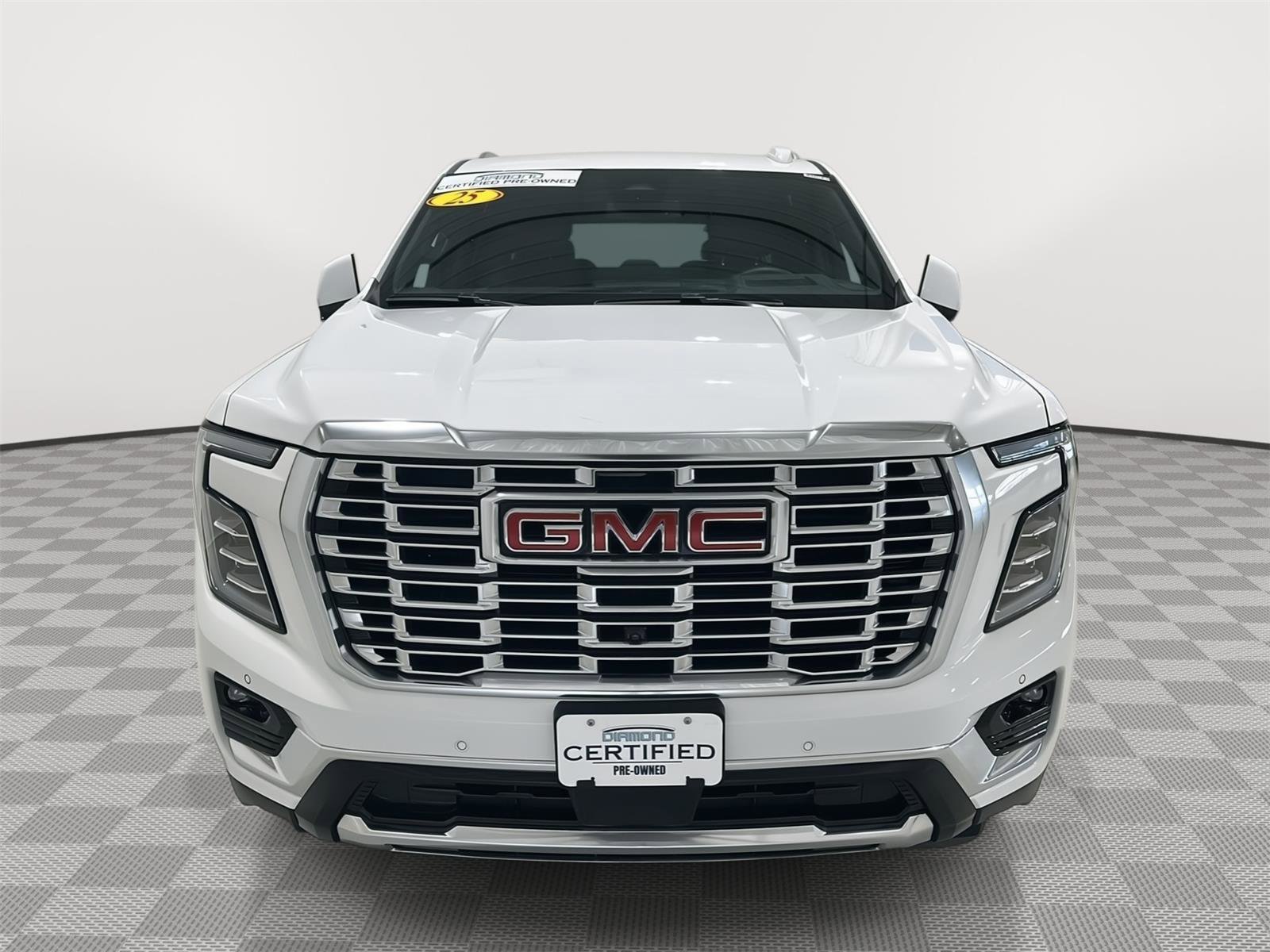 Used 2025 GMC Yukon XL Denali AWD/4WD image 8