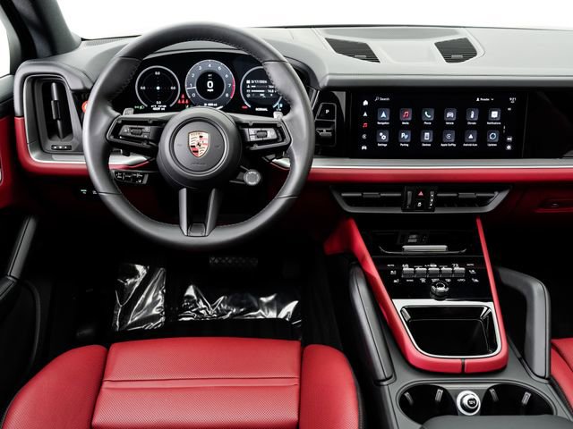 Certified 2025 Porsche Cayenne image 18