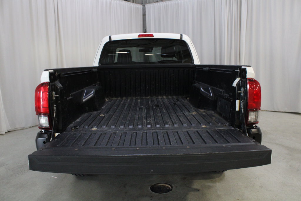 Used 2020 Toyota Tacoma SR AWD/4WD image 30