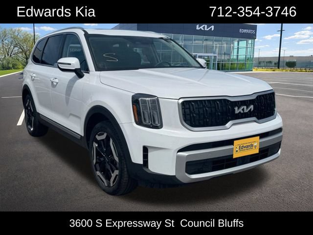 Used 2025 Kia Telluride EX w/ EX Captain's Chair Package