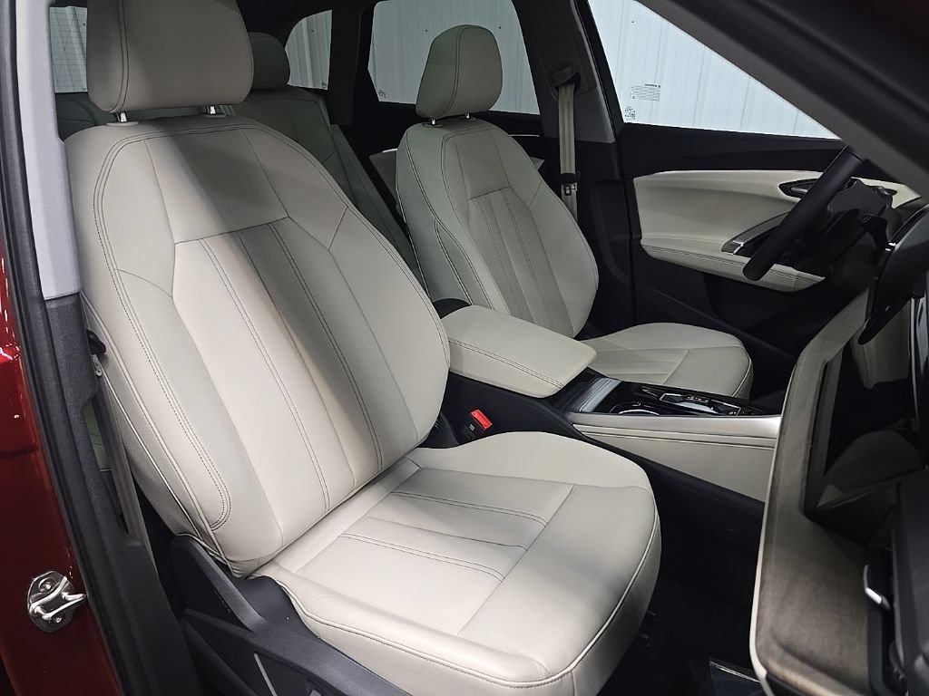 Used 2025 Audi Q5 Premium AWD/4WD image 15