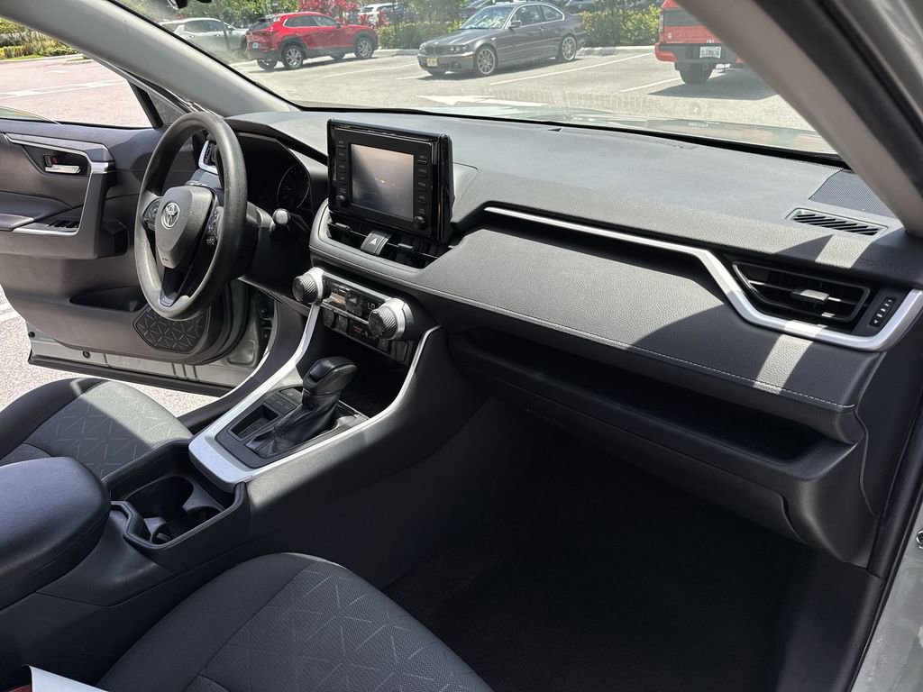 Used 2019 Toyota RAV4 XLE w/ Convenience Package FWD image 31