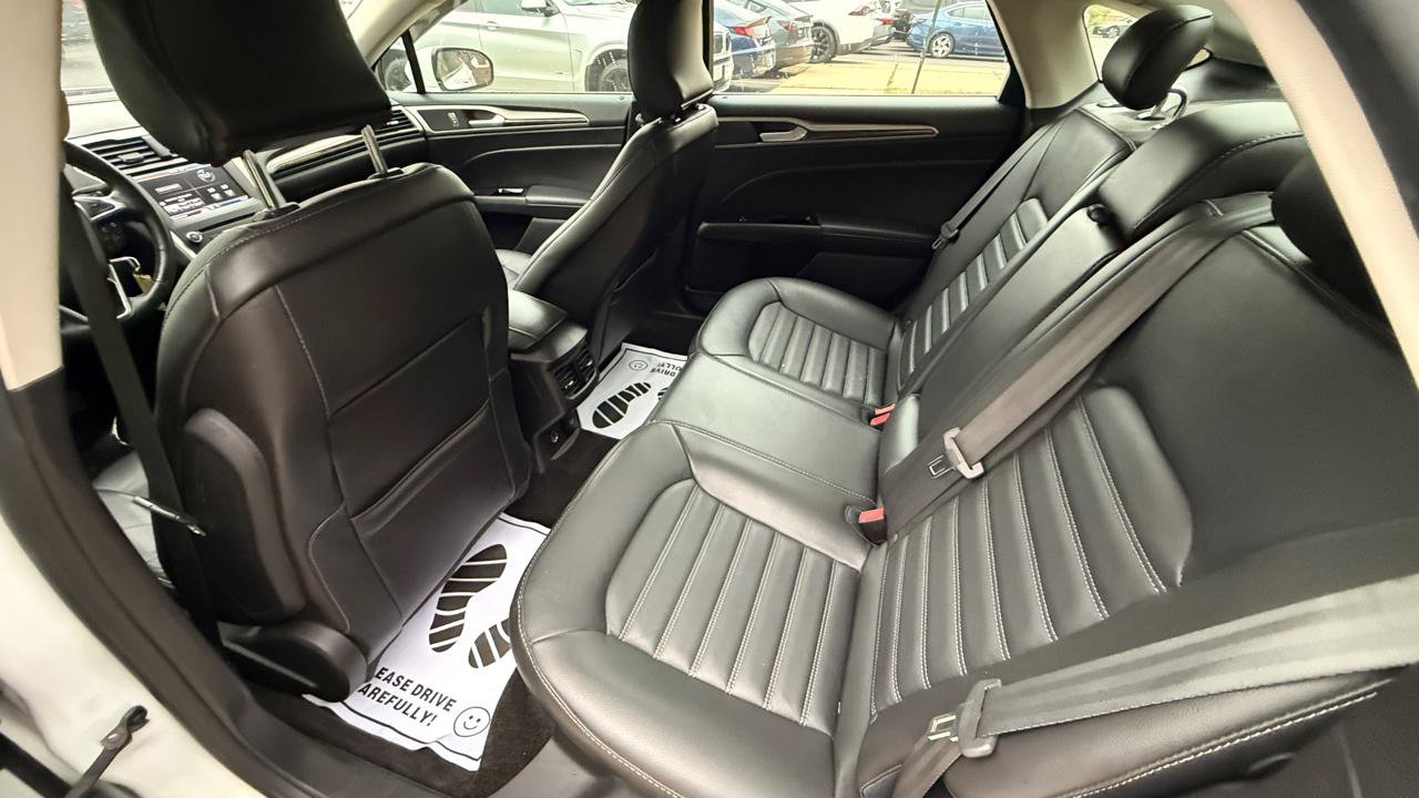 Used 2016 Ford Fusion Energi SE FWD image 19