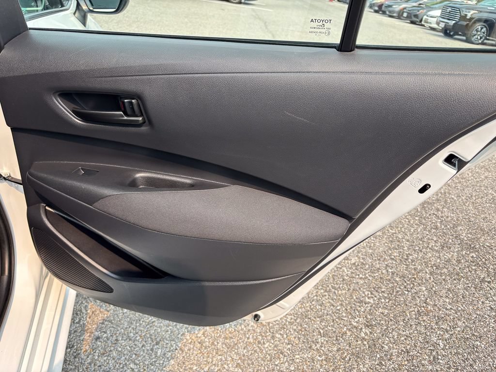 Used 2025 Toyota Corolla LE FWD image 38