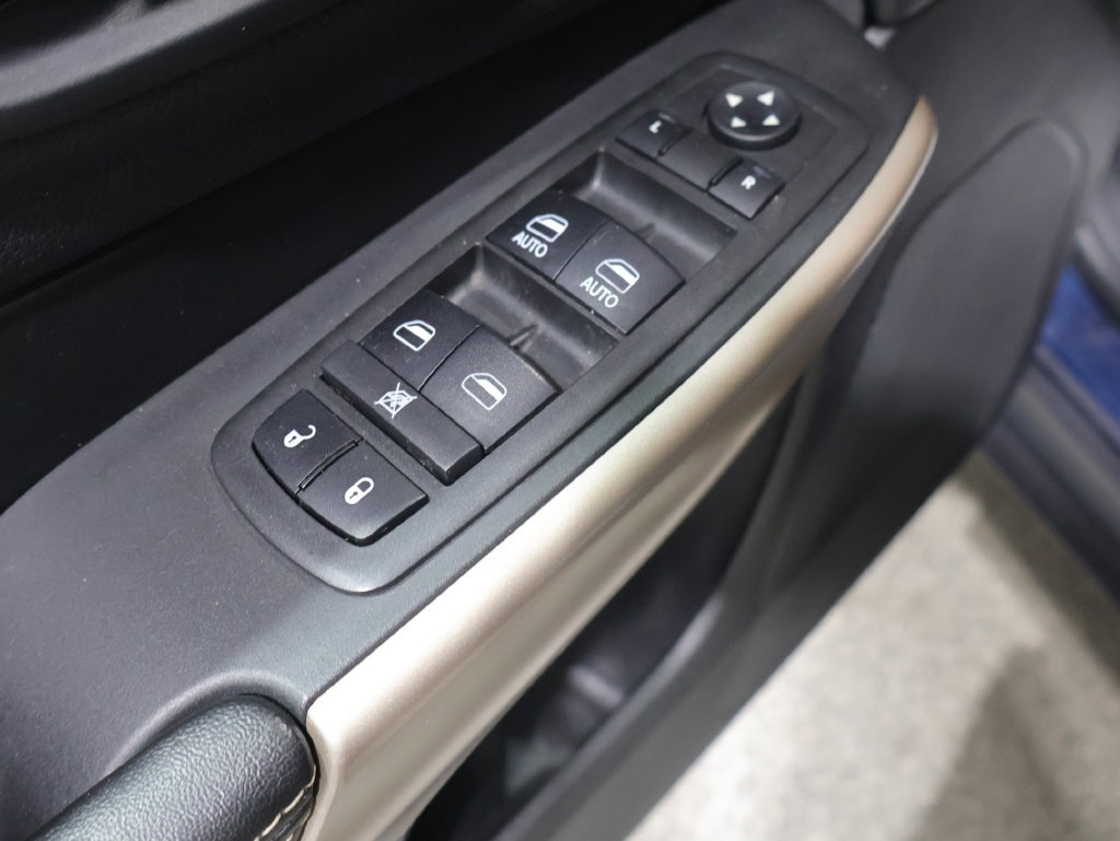 Certified 2018 Jeep Cherokee Limited AWD/4WD image 14