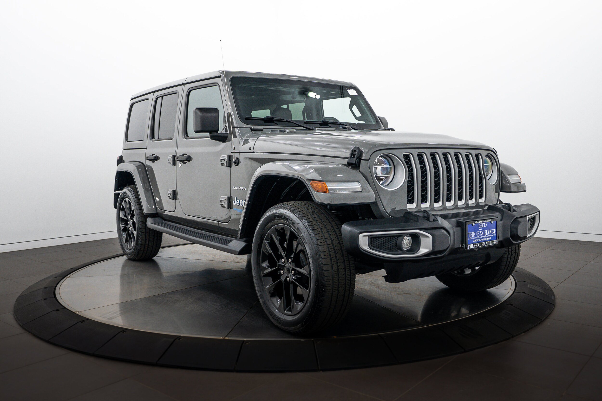 Used 2021 Jeep Wrangler Unlimited Sahara w/ Cold Weather Group AWD/4WD image 2
