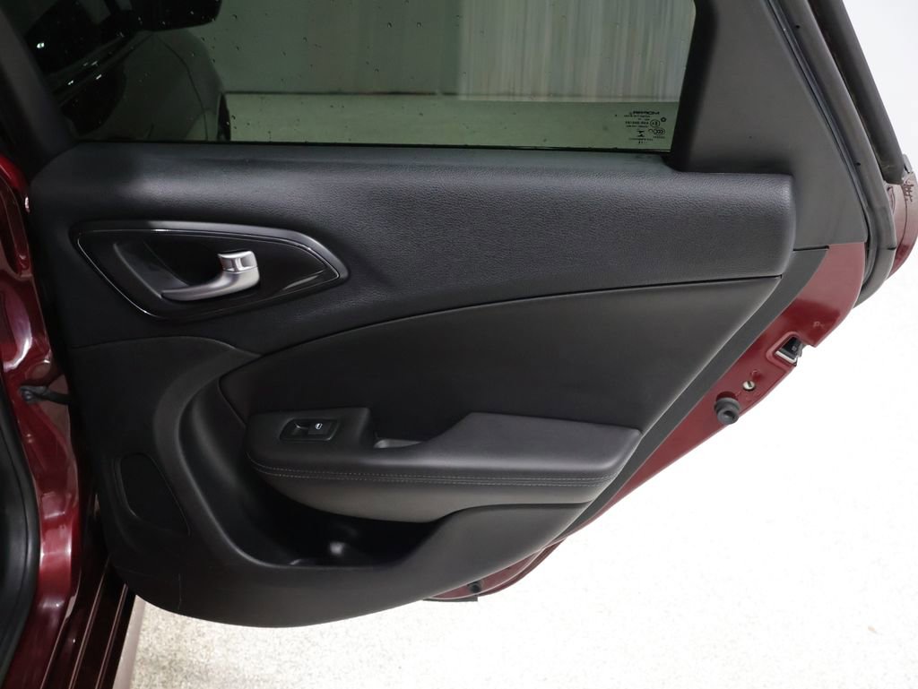Used 2016 Chrysler 200 S w/ Comfort Group image 21