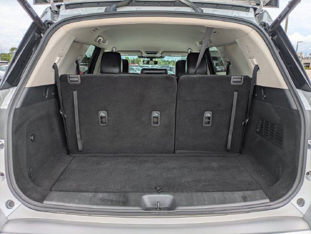 Used 2025 Nissan Pathfinder SL AWD/4WD image 16