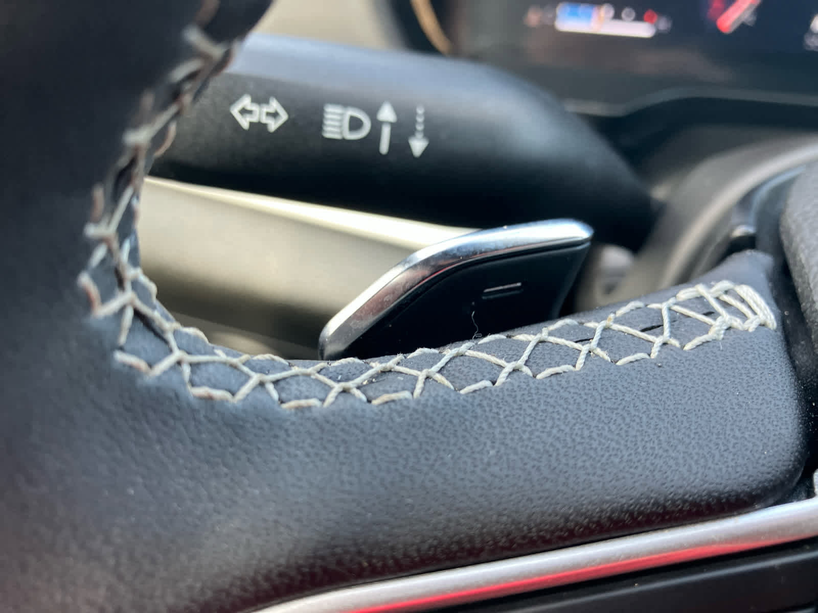 Used 2025 Jeep Grand Cherokee L Limited w/ Luxury Tech Group II image 19