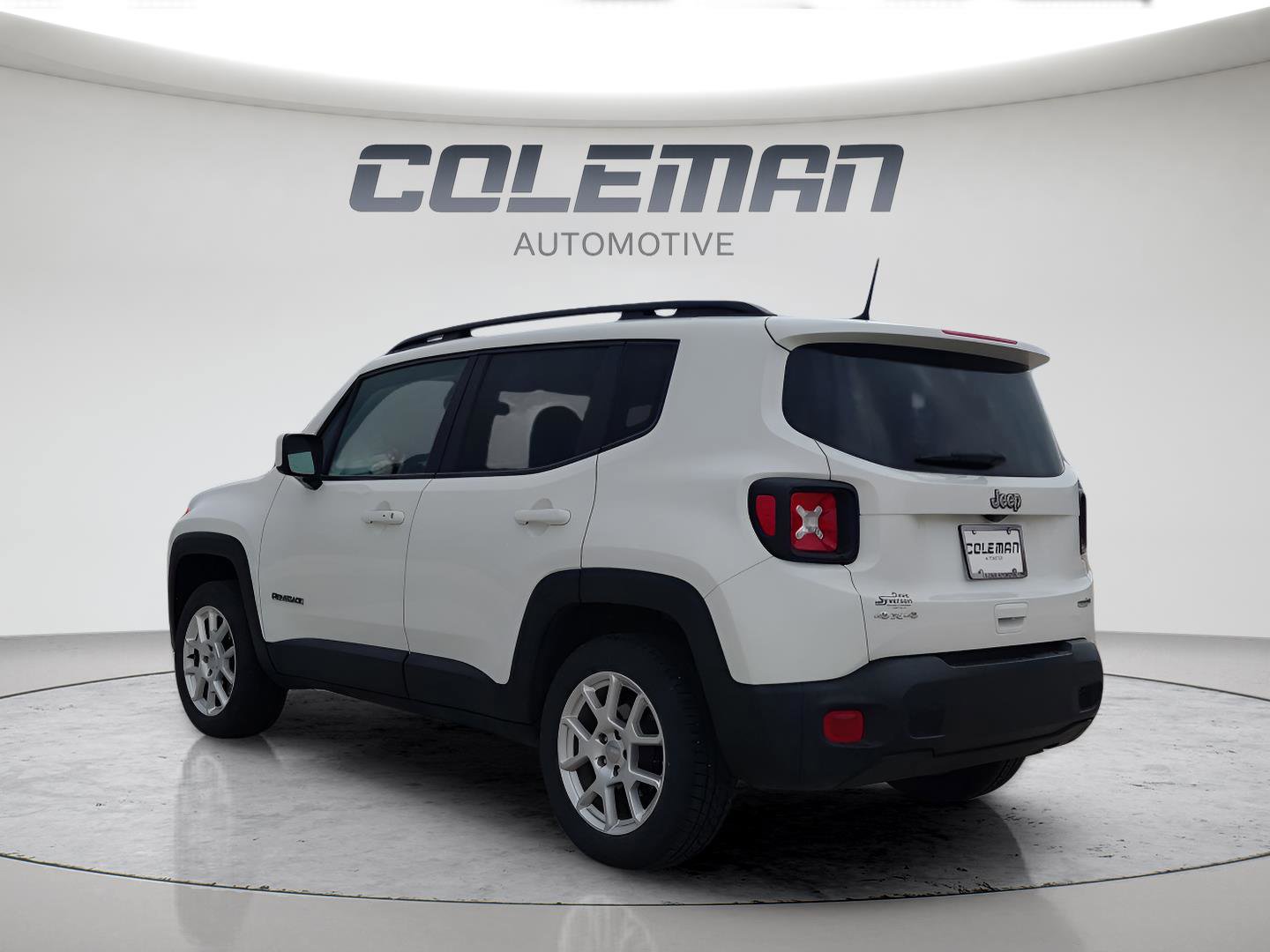 Used 2020 Jeep Renegade Latitude w/ Cold Weather Group AWD/4WD image 3