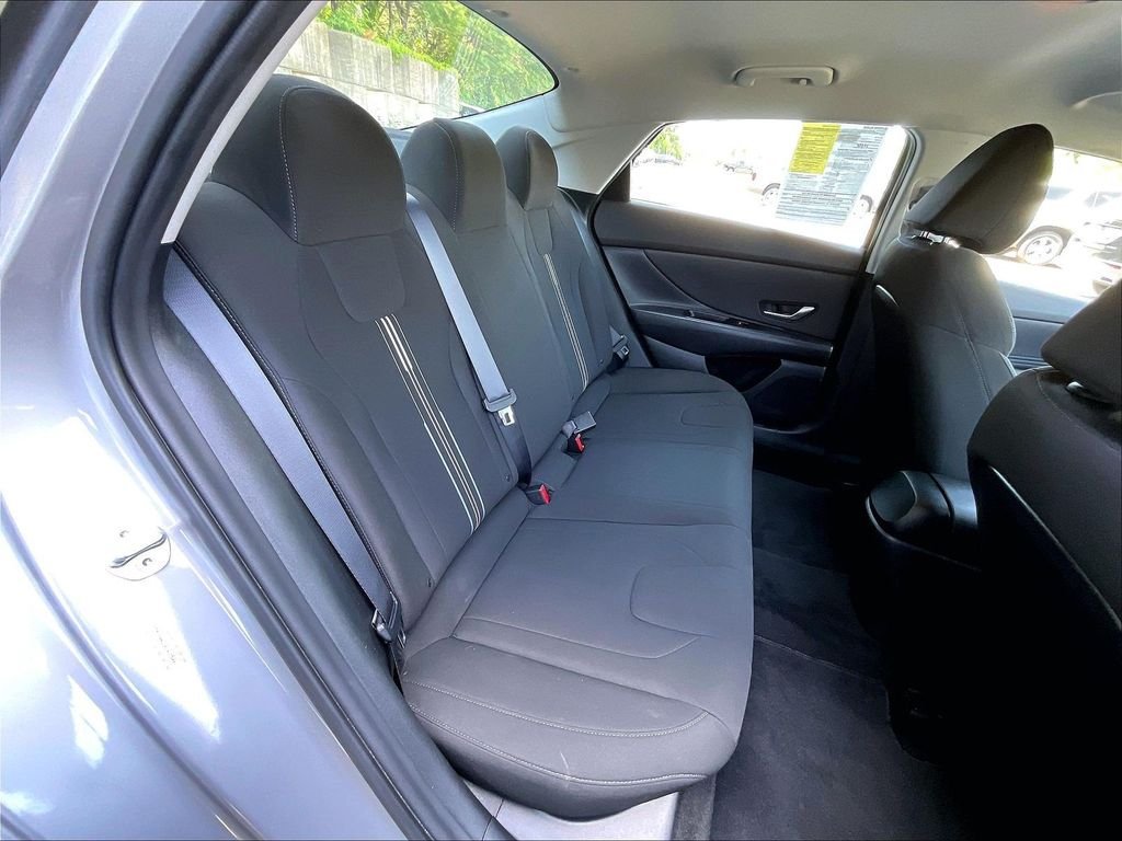 Used 2023 Hyundai Elantra SEL w/ Convenience Package FWD image 16