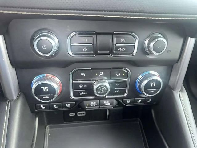 Used 2024 GMC Yukon SLT AWD/4WD image 13