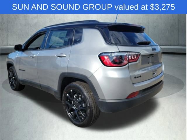 Used 2024 Jeep Compass Latitude w/ Sun and Sound Group image 4