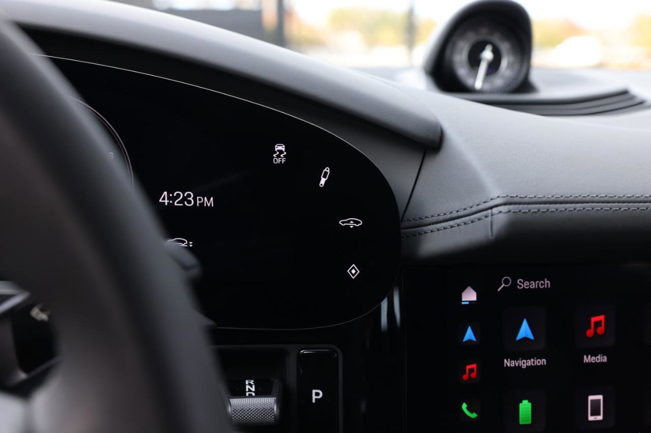 Used 2023 Porsche Taycan 4S image 33