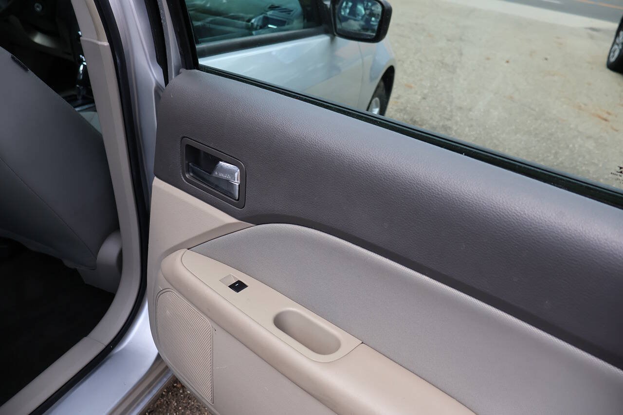 Used 2012 Ford Fusion S FWD image 25