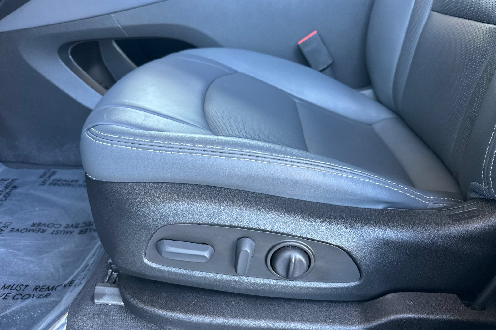 Used 2023 Buick Enclave Essence FWD image 13