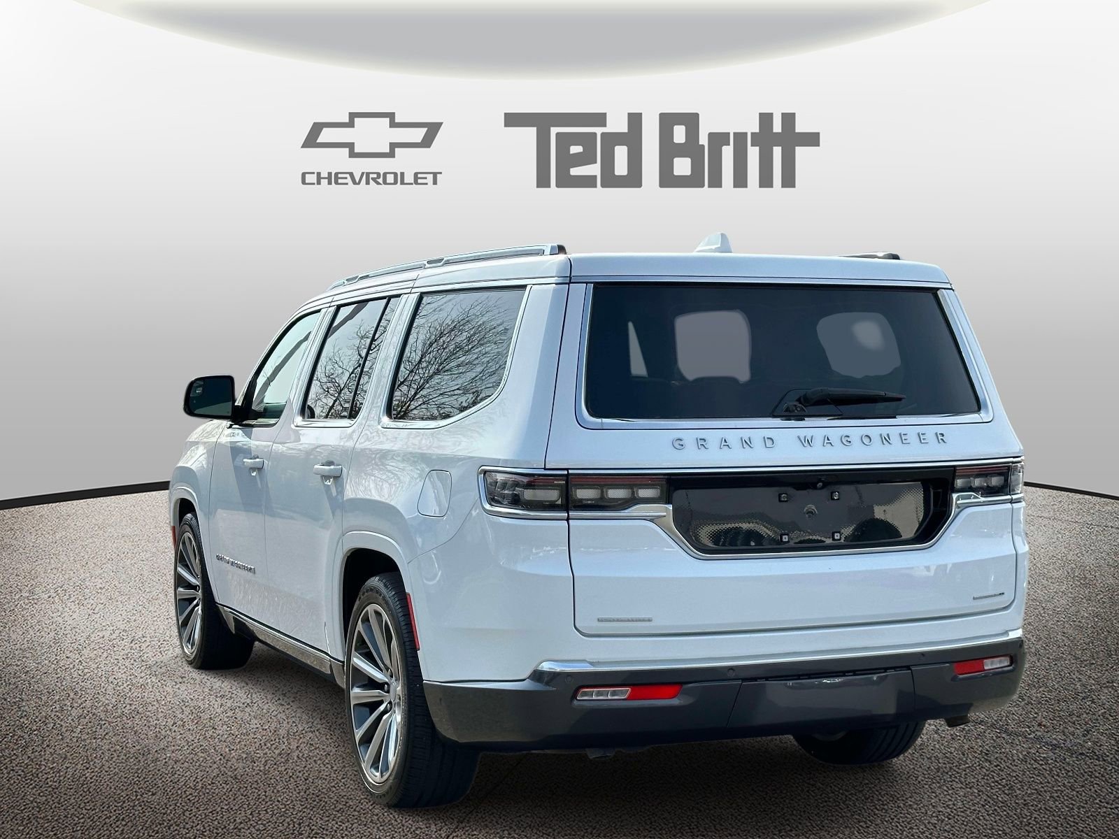 Used 2022 Jeep Grand Wagoneer Series II w/ Convenience Group III image 6