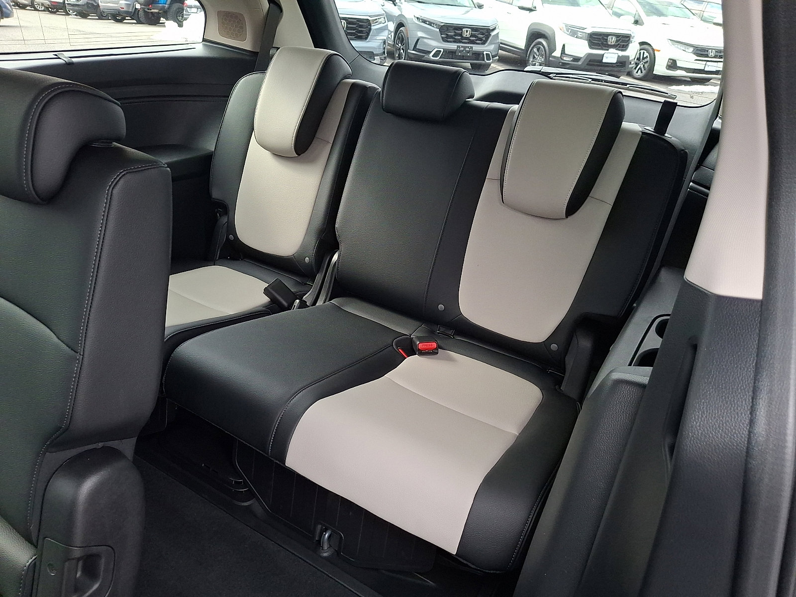 Used 2025 Honda Odyssey Elite image 11
