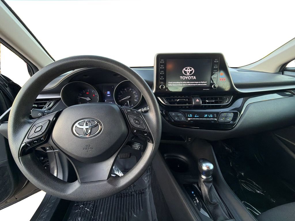 Used 2020 Toyota C-HR LE image 21
