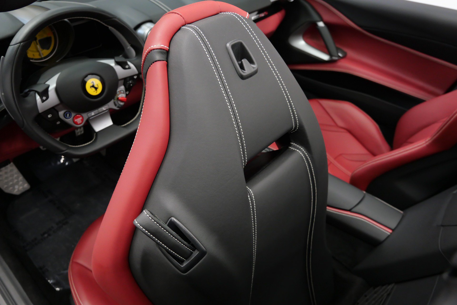 Used 2021 Ferrari 812 GTS RWD image 32