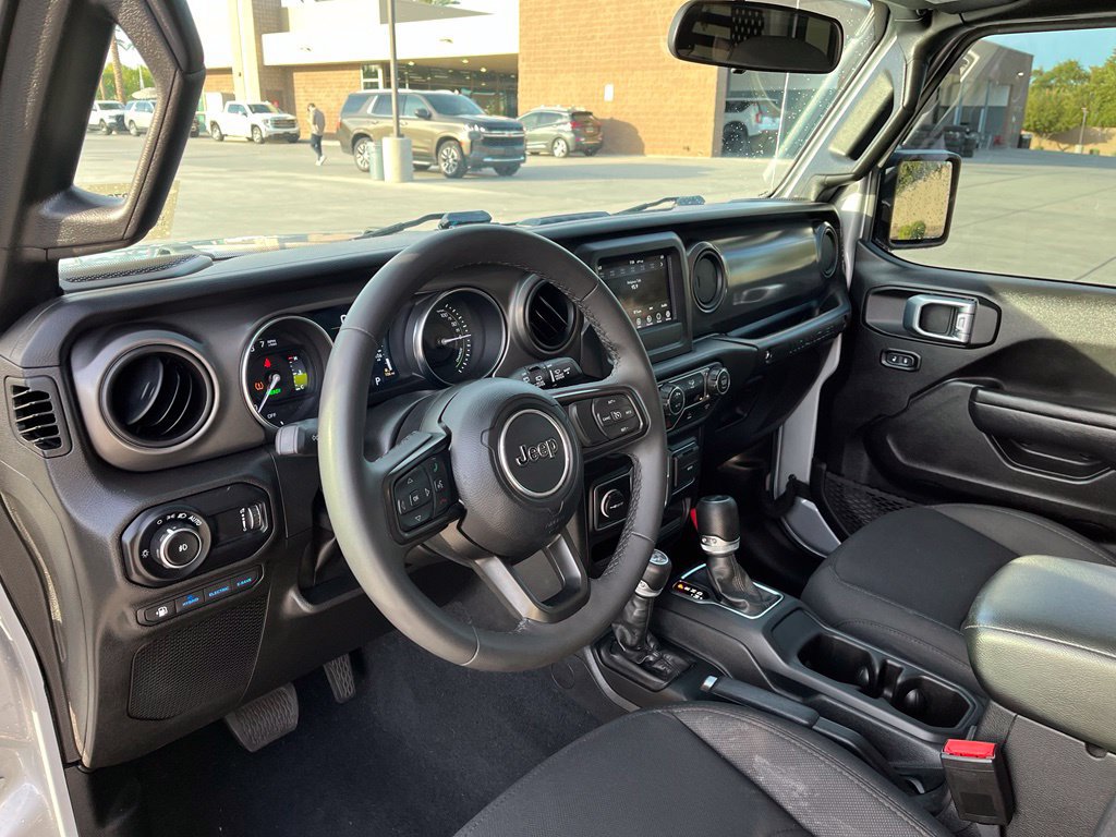 Used 2023 Jeep Wrangler Unlimited AWD/4WD image 12