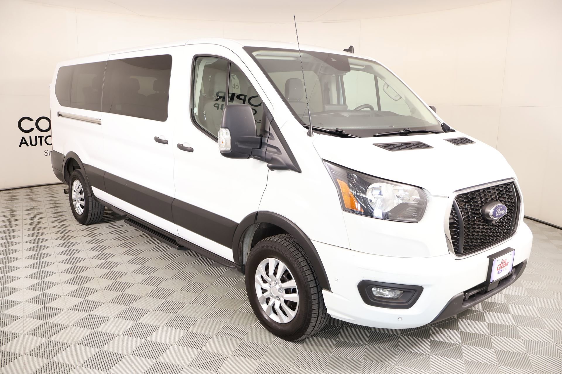 Used 2023 Ford Transit 350 XLT image 1