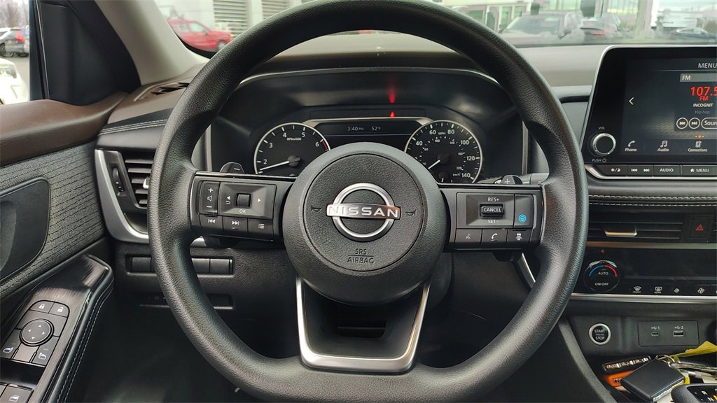 Used 2023 Nissan Rogue SV image 13