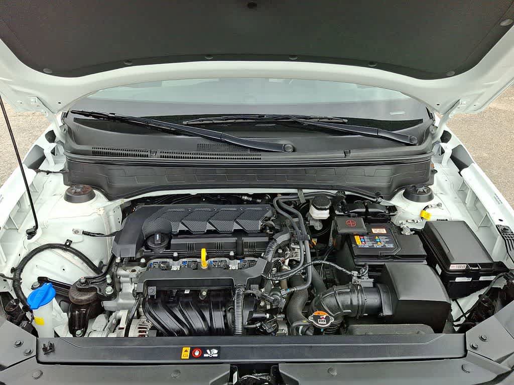 Certified 2025 Hyundai Venue SEL FWD image 29