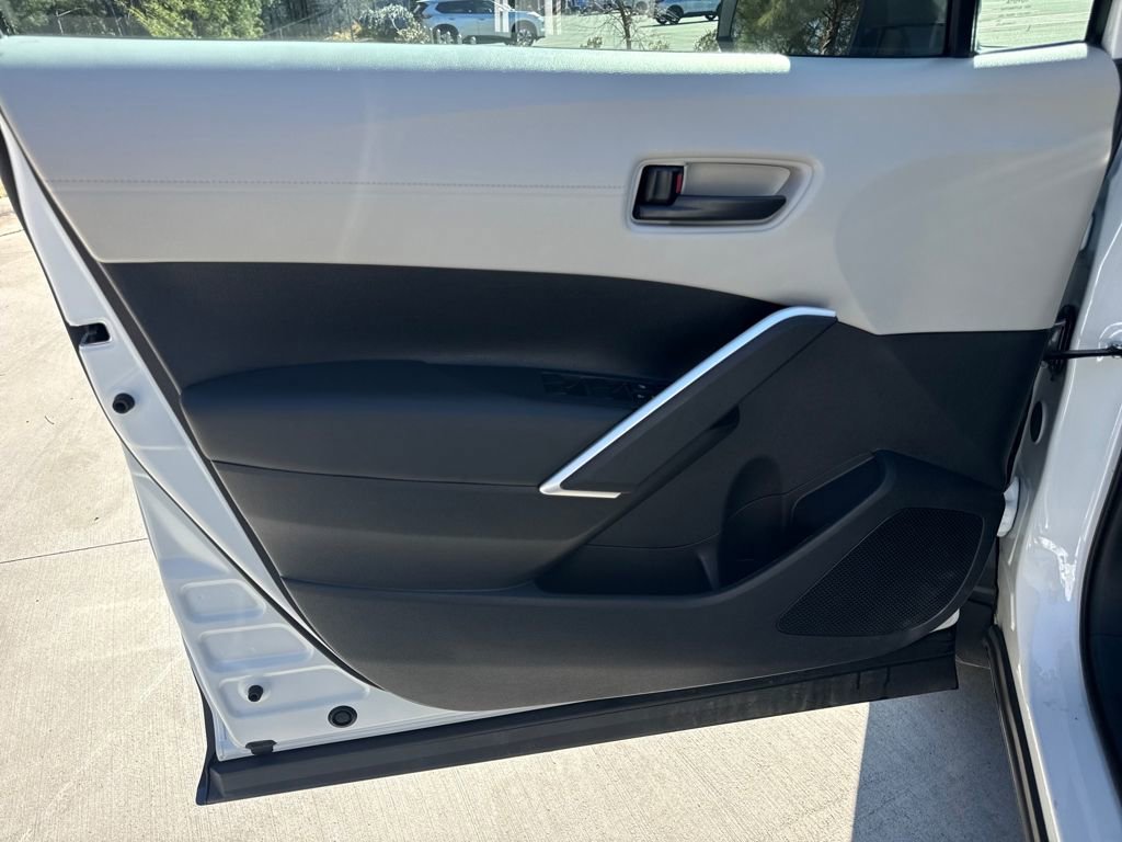 Used 2024 Toyota Corolla Cross L image 14
