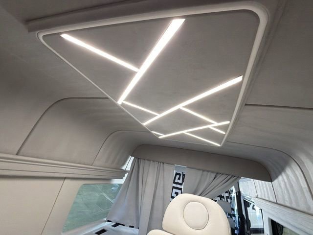 Used 2023 Mercedes-Benz Sprinter 2500 image 14