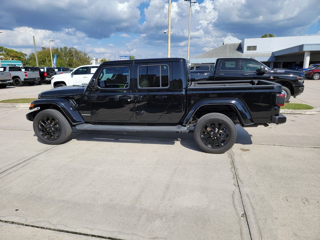 Used 2021 Jeep Gladiator Overland image 2